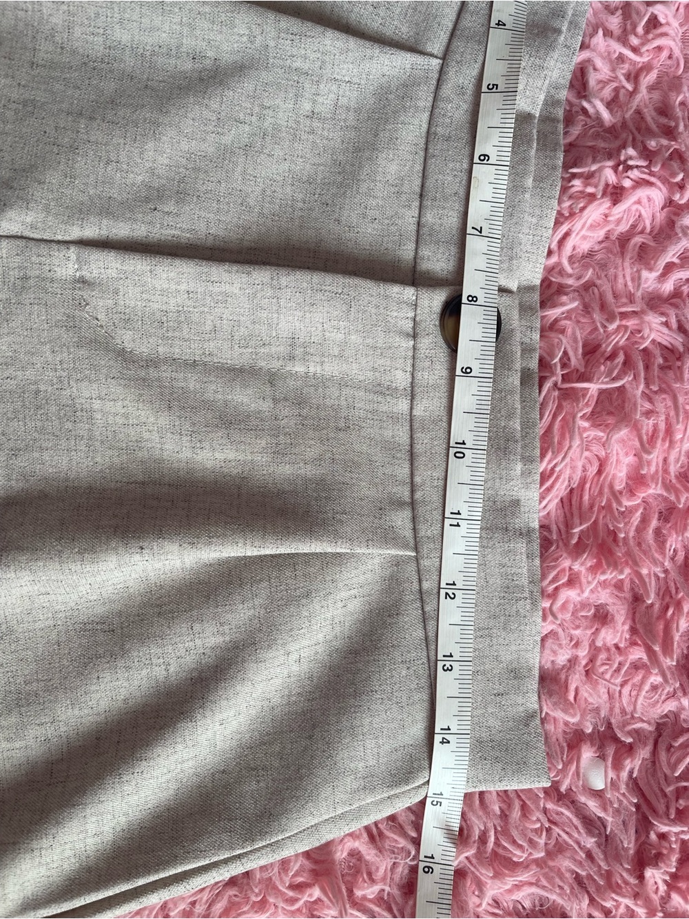 Women’s High-Waist Cream Tailored Shorts - Picture 2 of 6